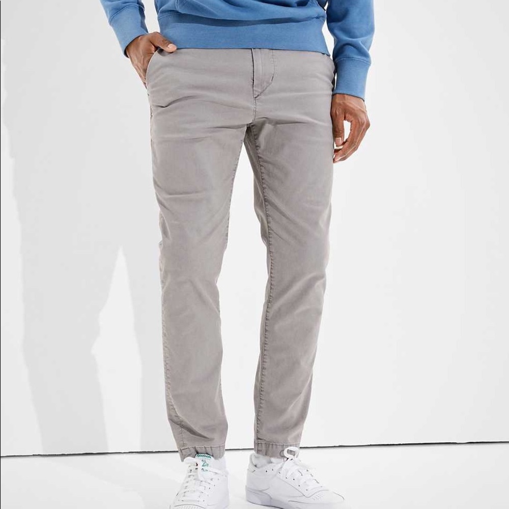 American Eagle Grey Khakis Slim Straight Extreme Flex